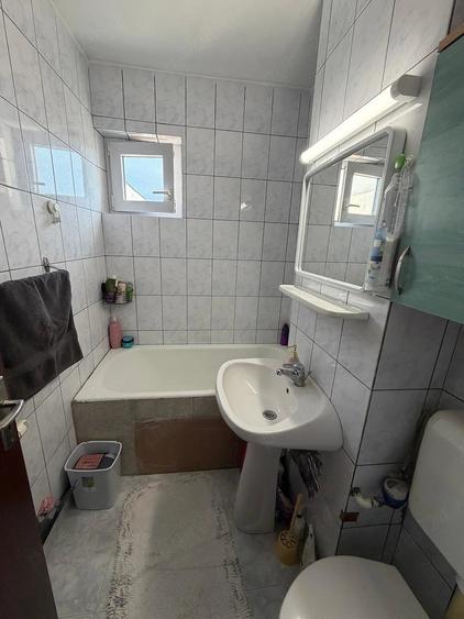 Apartament cu 4 camere semidecomandat în Fortuna