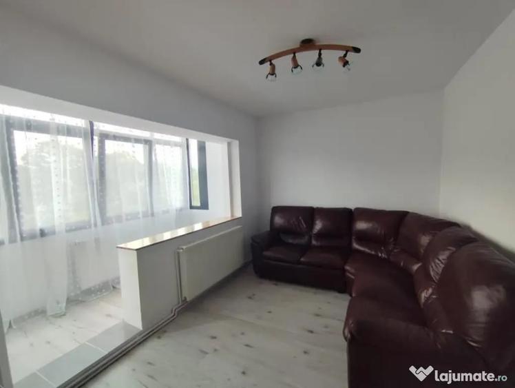 Apartament cu 2 camere decomandat în Poiana