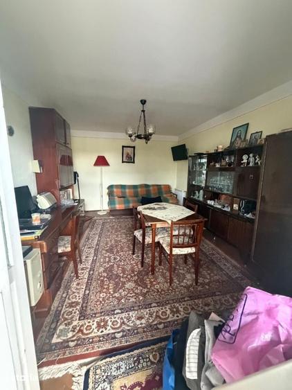 Apartament cu 3 camere decomandat în Nicolae Bălcescu
