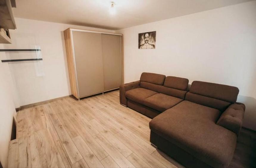 Garsonieră decomandată în Traian