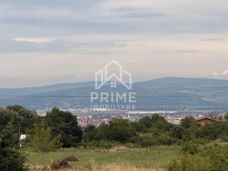 Casă cu Teren 690 Mp în Central