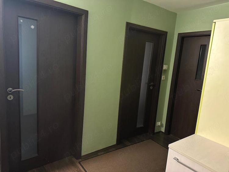 Apartament cu 3 camere decomandat, mobilat în Lunei