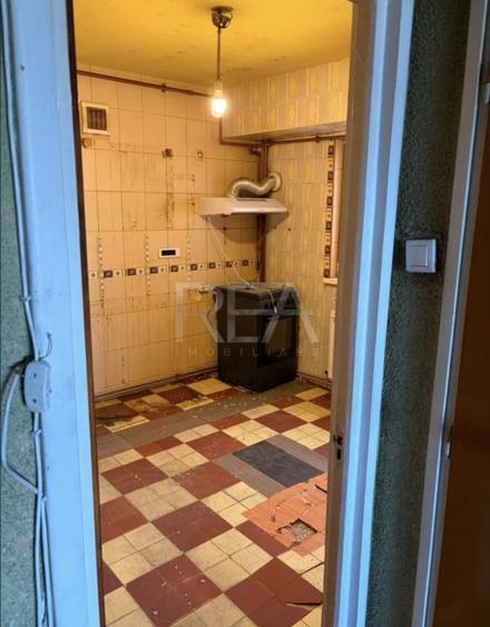 Apartament cu 4 camere decomandat în Lujerului