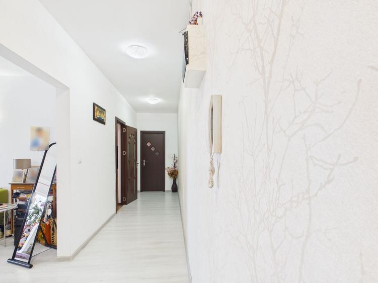 Apartament cu 3 camere decomandat, mobilat în Drumul Taberei