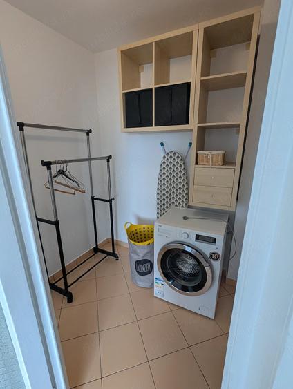 Apartament cu 3 camere semidecomandat în Exterior Vest
