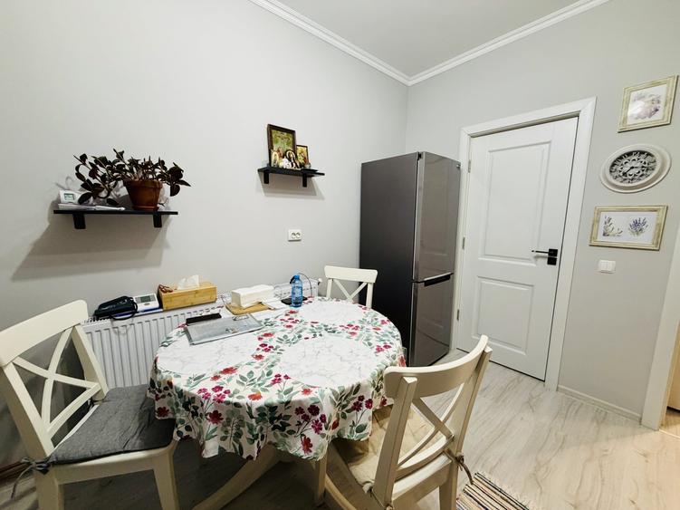 Apartament cu 3 camere decomandat, mobilat în Chiajna