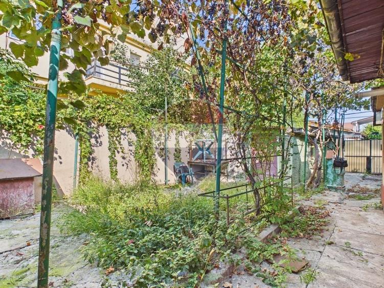 Casă individuală cu 4 camere cu Teren 244 Mp în Andronache