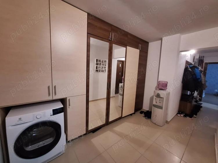Apartament cu 3 camere decomandat în Ostroveni