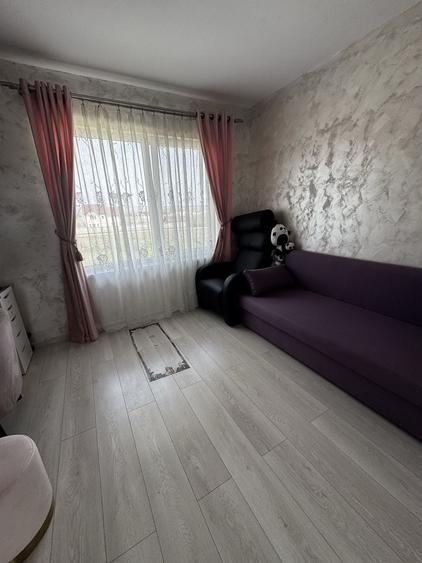 Casă individuală cu 4 camere cu Canalizare în Micești