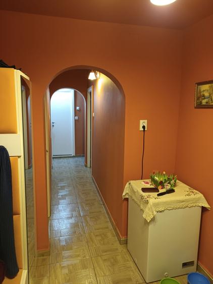 Apartament cu 3 camere decomandat în Postăvari
