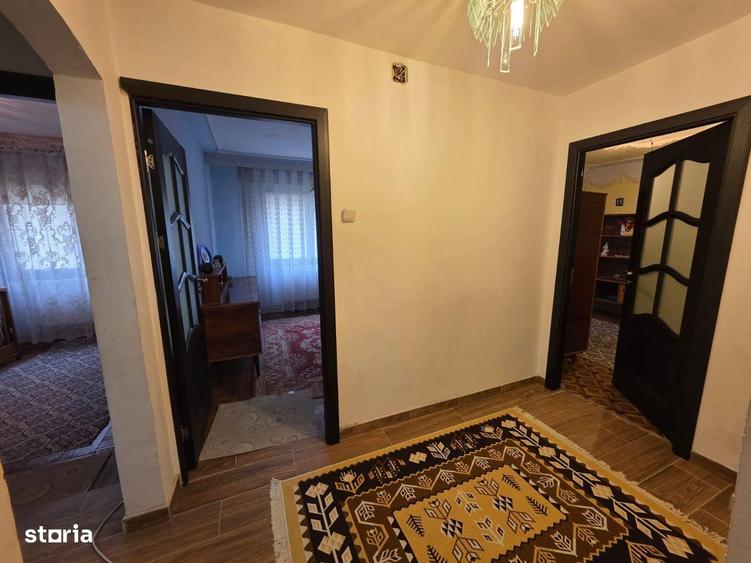 Apartament cu 4 camere decomandat în Central