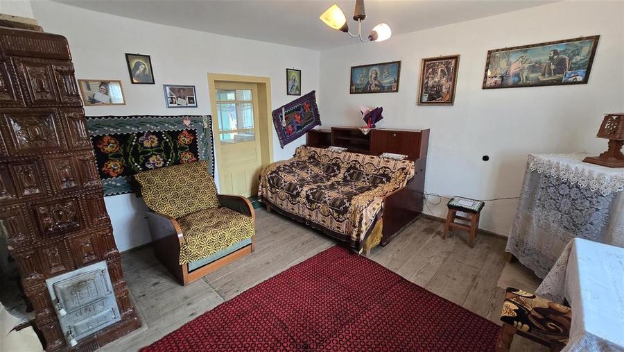 Casă individuală cu 3 camere cu Teren 5689 Mp în Liteni (Moara)