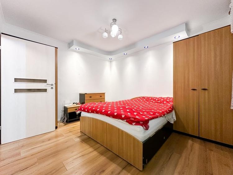 Apartament cu 3 camere decomandat în Drumul Taberei