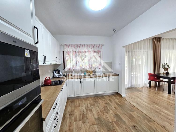 Casă individuală cu 6 camere cu Canalizare în Exterior Sud