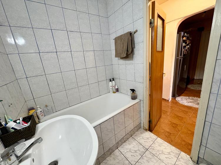 Apartament cu 2 camere decomandat în P-ța Reșița