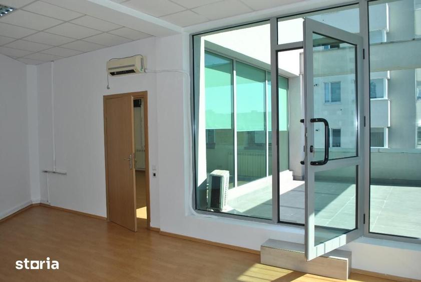Spațiu comercial, de 60 mp, în Vitan