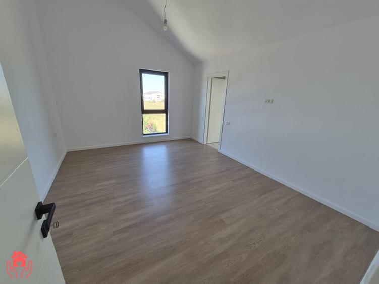 Apartament cu 4 camere decomandat, mobilat în Pipera
