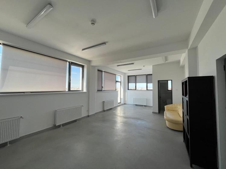 Spațiu comercial, de 650 mp, în Exterior Est