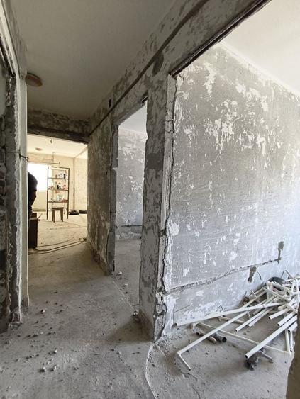 Apartament cu 3 camere decomandat în Anda