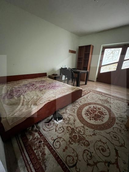 Casă individuală cu 10 camere cu Canalizare în Fratelia
