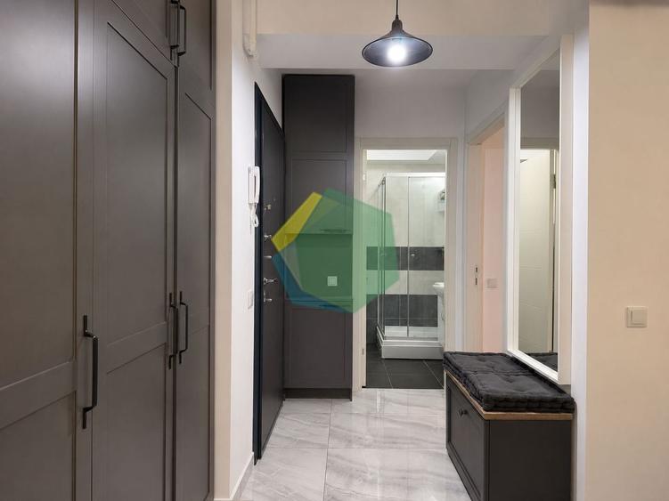 Apartament cu 2 camere semidecomandat, mobilat în Exterior Vest
