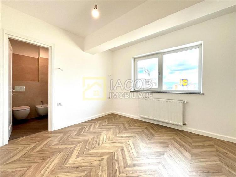 Apartament cu 3 camere decomandat în Ștefan cel Mare