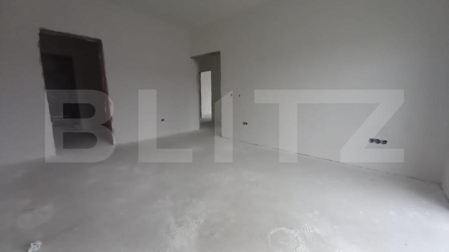 Casă individuală cu 5 camere cu Canalizare în Baciu