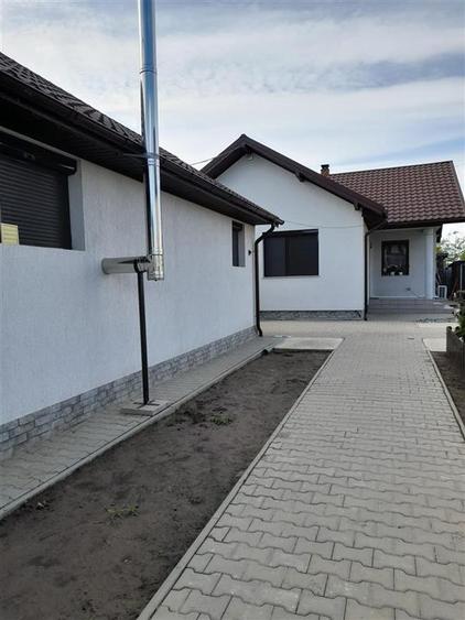 Casă cu 4 camere cu Canalizare în Cazasu