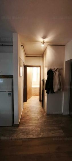 Apartament cu 2 camere semidecomandat în Girocului