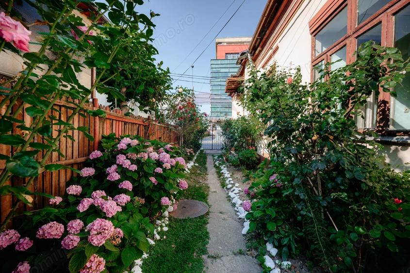 Casa + teren de vanzare in centrul Pite?tiului, Strada Egalita?ii - 16