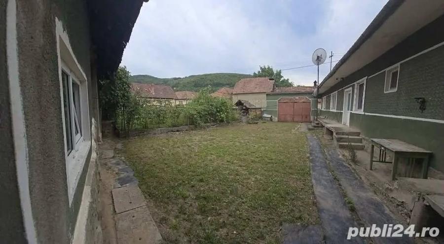 Casă cu 4 camere în Teliu
