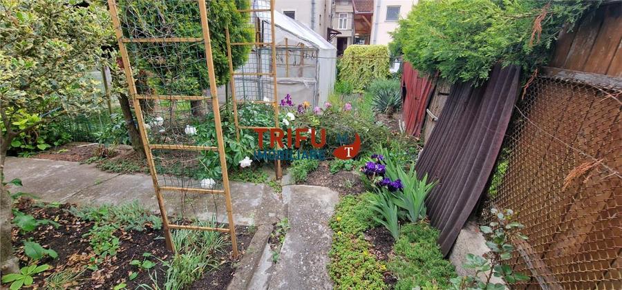 Casă individuală cu 4 camere cu Canalizare în Cetate