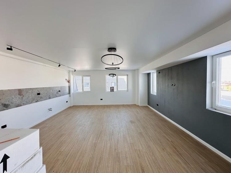 Penthouse cu 3 camere decomandat în Chiajna