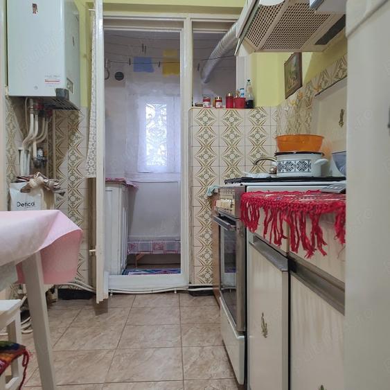 Apartament cu 3 camere decomandat în Central
