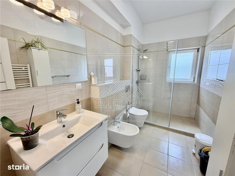 Apartament cu 3 camere în Sub Arini