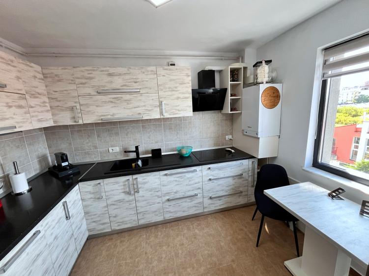 Apartament cu 3 camere decomandat în Bună Ziua