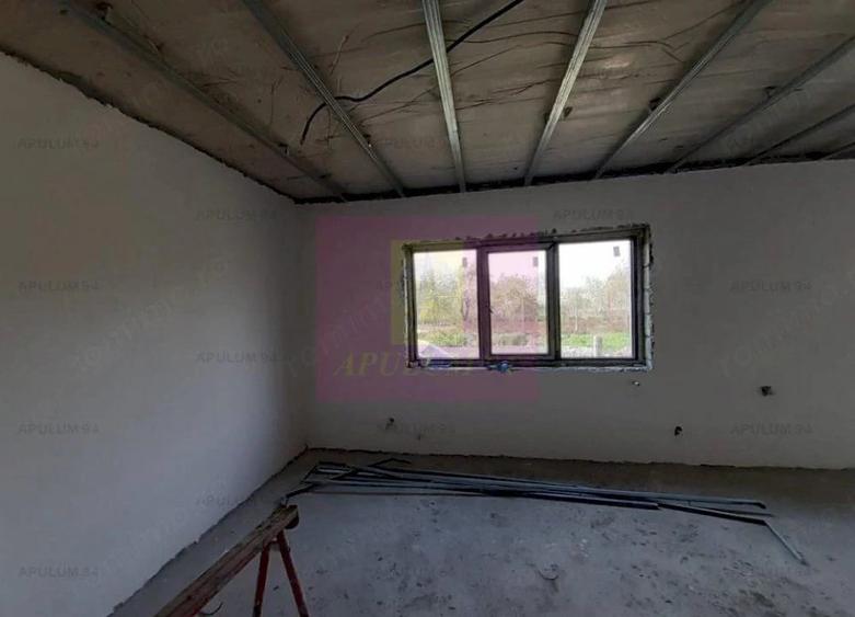 Casă cu 4 camere cu Teren 200 Mp în 1 Decembrie