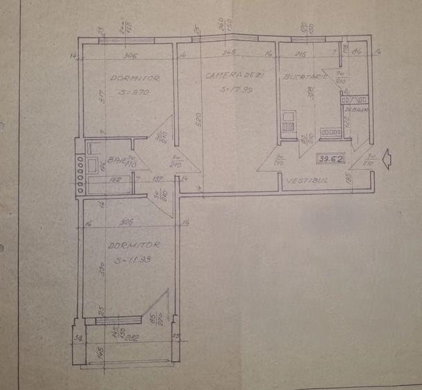 Apartament cu 3 camere semidecomandat în Valea Ialomiței