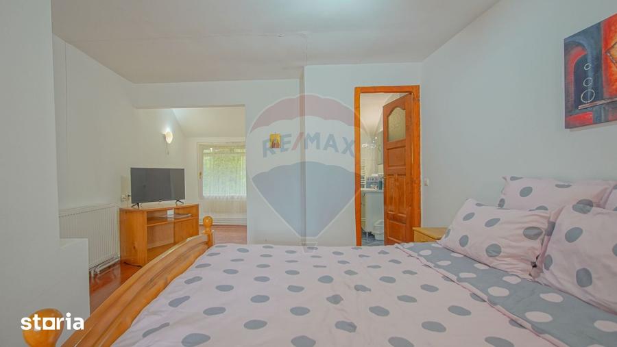 Casă cu 7 camere cu Teren 800 Mp în Purcăreni