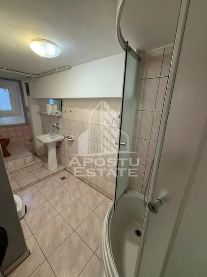 Apartament cu 2 camere semidecomandat, mobilat în Complex Studențesc