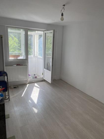 Apartament cu 2 camere semidecomandat în Militari