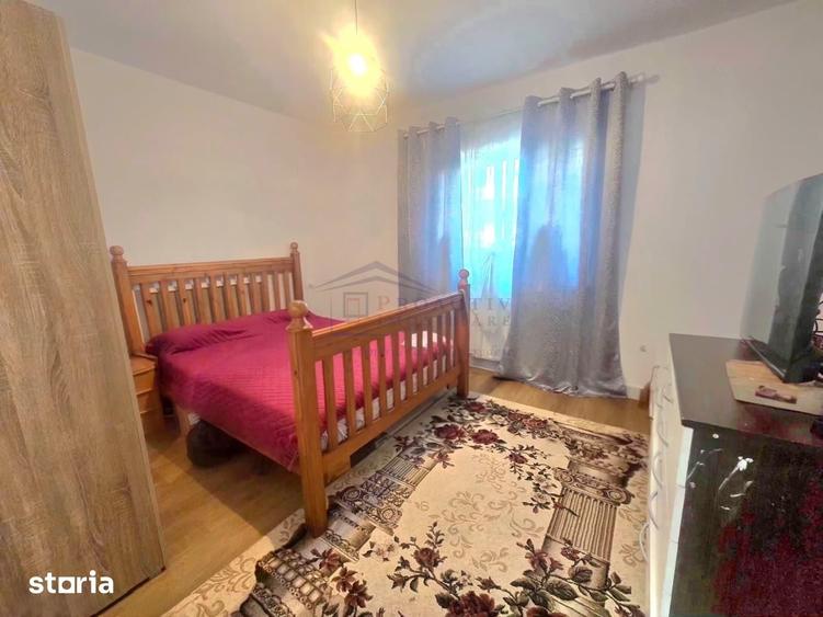 Casă cu 5 camere decomandat cu Teren 286 Mp în Moara