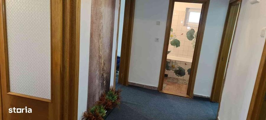 Apartament cu 3 camere în Stadion