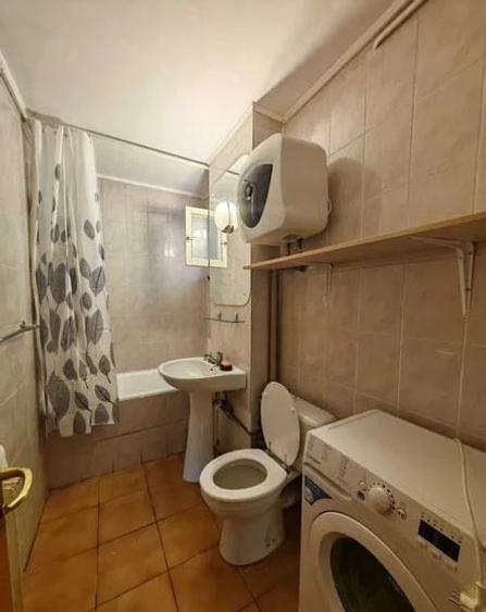 Apartament cu 3 camere semidecomandat, mobilat în Obor