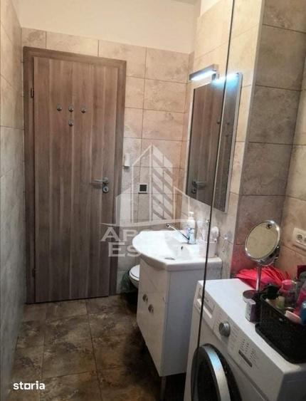 Apartament cu 2 camere semidecomandat în Dumbrăvița
