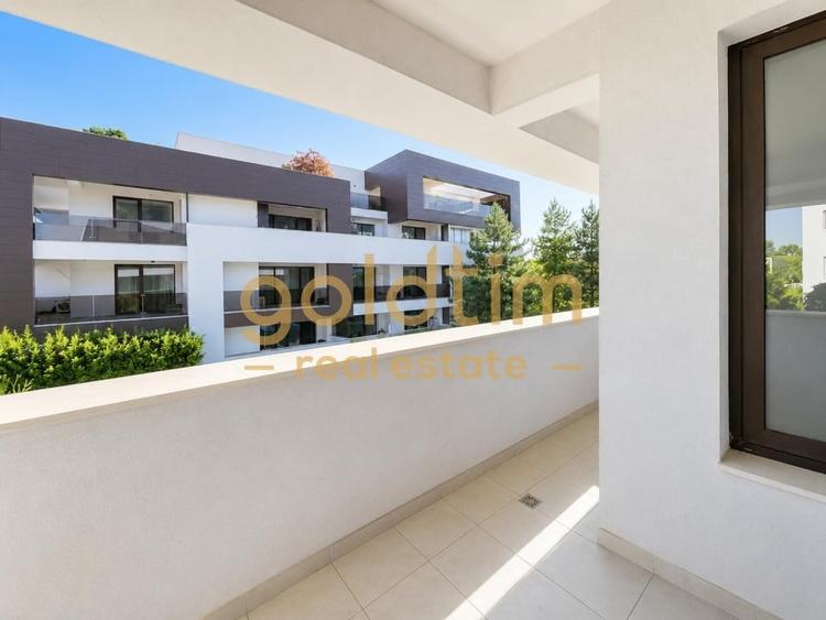 Apartament cu 3 camere decomandat, mobilat în Iancu Nicolae