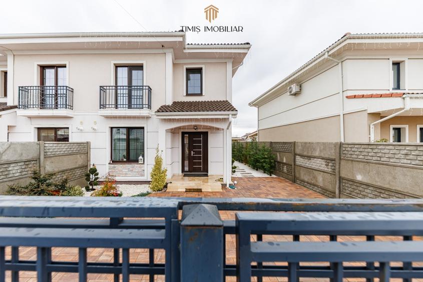 Duplex cu 4 camere cu Canalizare în Dumbrăvița