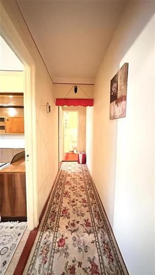 Apartament cu 3 camere decomandat în Astra