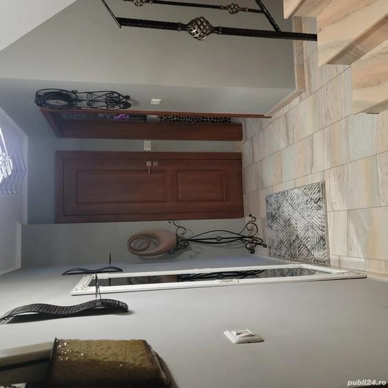 Apartament cu 3 camere decomandat în Spitalul Județean
