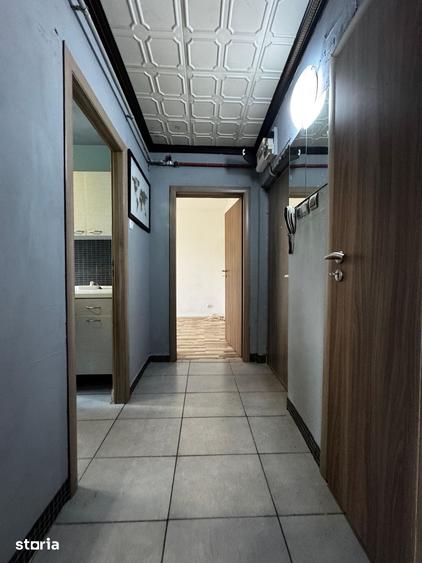 Apartament cu 3 camere semidecomandat în Tătărași